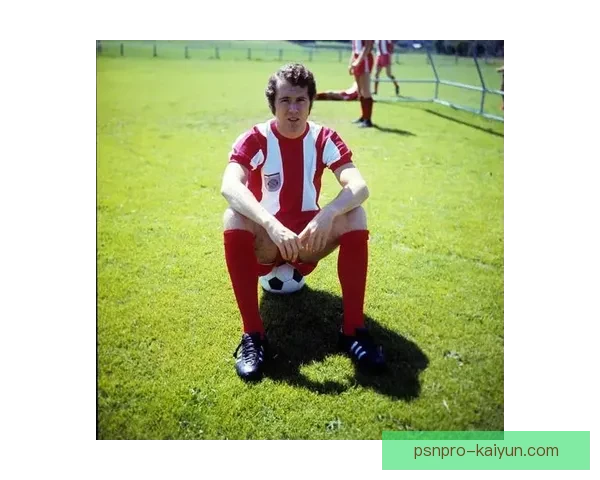 贝肯鲍尔持续保持比赛稳定性，成为足球领域的经典传奇人物